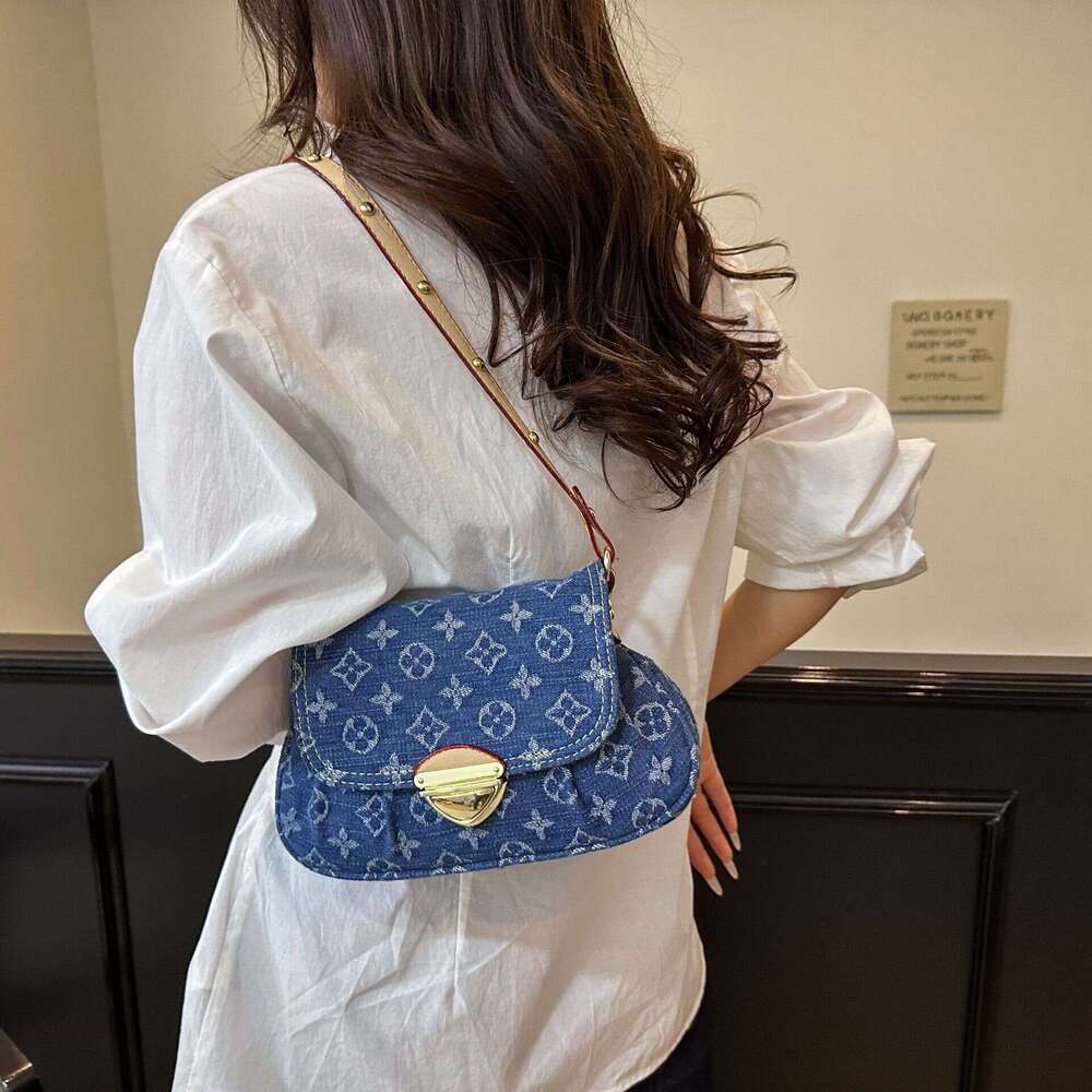 New Womens Designer Bags Denim Fabric Vintage Underarm Large Capacity Lock Buckle Single Shoulder Crossbody Fashion Women's Bag