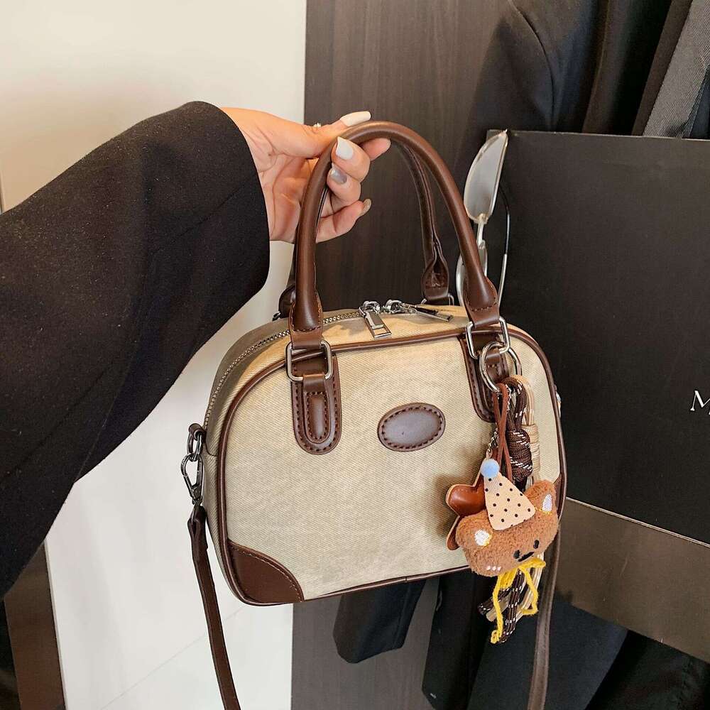 designer bag Luxury bag High-end Versatile Handheld Pillow for Women New Fashion Single Shoulder Commuter Crossbody Bag