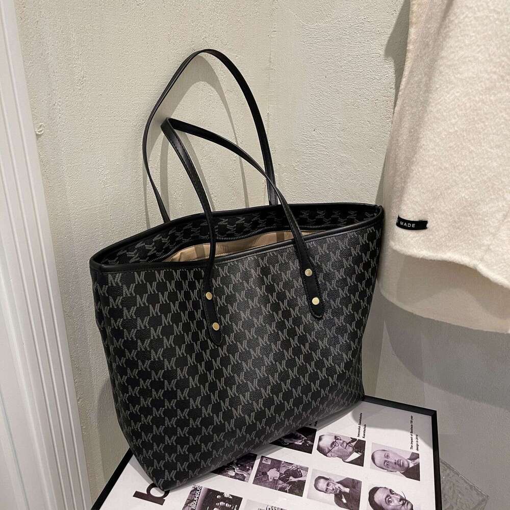 designer bag Luxury bag High-Quality Textured Tote for Women New Commuting Fashion Versatile Large Capacity Shoulder Crossbody Bag