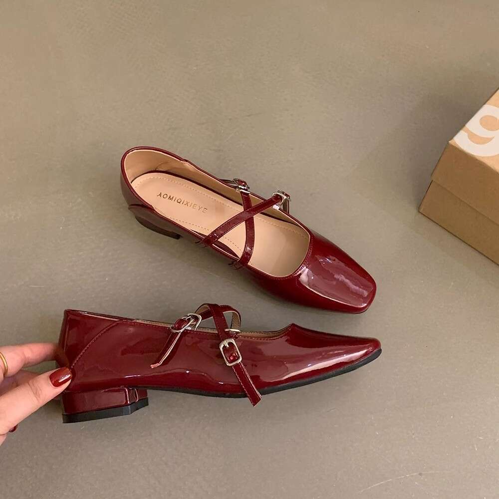 silver Shallow Mouth Single for Women Spring New Korean heelegant Fairy Style Gentle Commuting Chunky heel Mary Designer Shoe Jane Small Leather Shoes