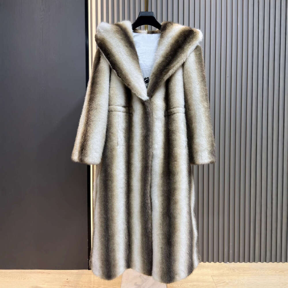 25 Winter New Long Coat For Women, High-End Loose Slimming Hooded Fashionable Stylish Fur Jacket