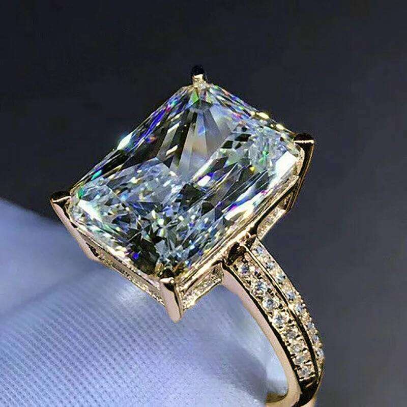Exquisite Gold Color Inlaid with White Stone Round Fashion Party Engagement Wedding Rings for Women Jewelry