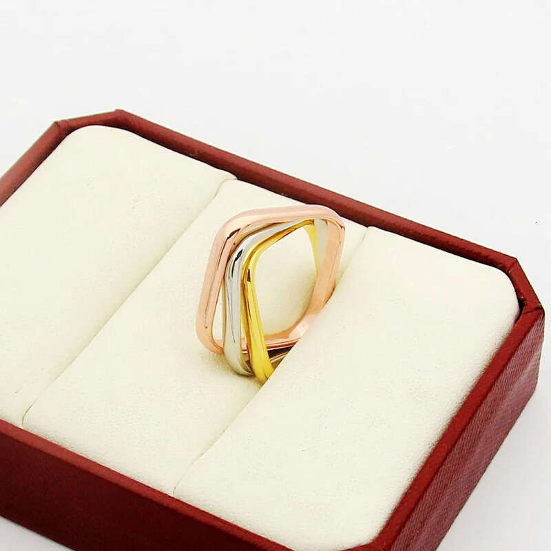 Jewlery Designer Gold Necklace Men Engagement Ring For Women