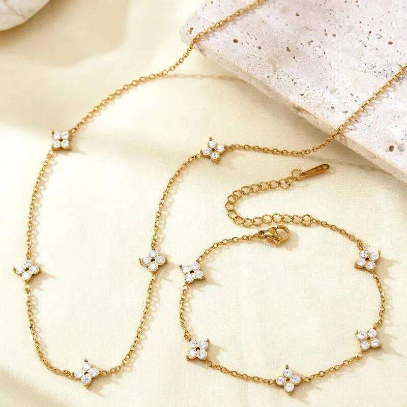 Sier Plated Cubic Zirconia Four Leaf Clover Charm Bracelet for Women Girls Adjustable Chain Link Jewelry Gift
