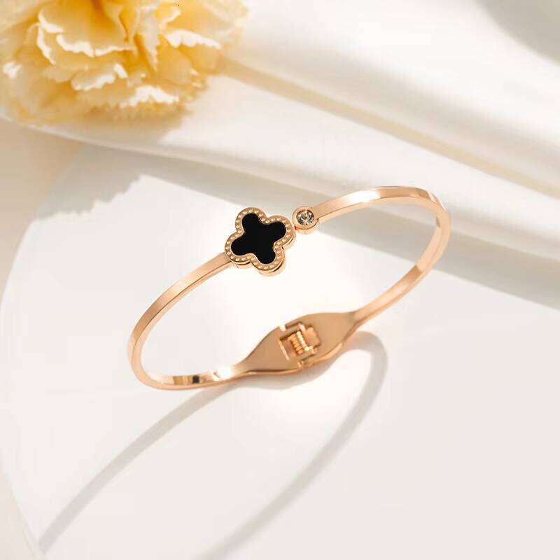 Clover Roman Numerals Waterproof moissanite chain Pvd sterling silver Gold Plated Fashion Jewelry Bracelet Women's Bangle