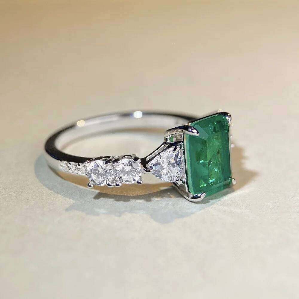 Solid Platinum PT950 Women's Emerald Cotton Muzuo Seiko Caibao Moissanite Dia Ring