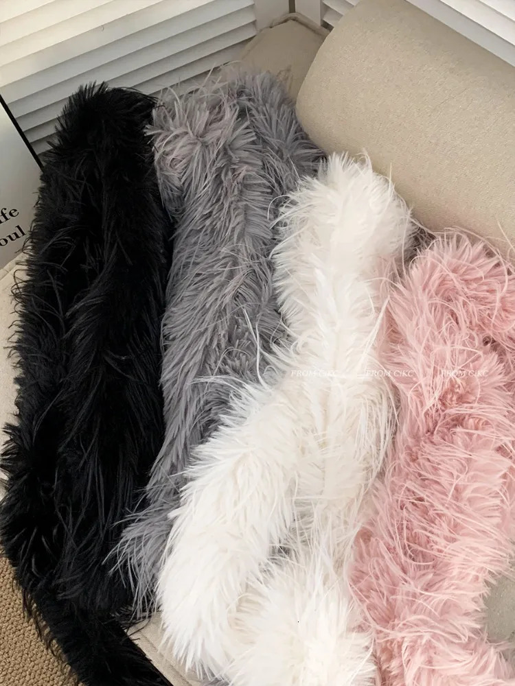 Korean Winter Fluffy Scarf Womens Niche Tassel Versatile Neck Warm Personality Long Comfortable Scarf Classic Soft Shawl 250929