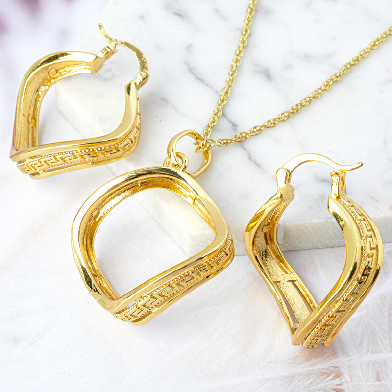 Jewelry Hollow-out Mesh Retro Jewelry Set - Elegant Pendant Necklace and Earrings 2-Piece Set, Suitable for Brides, Weddings, Daily Wear and Parties