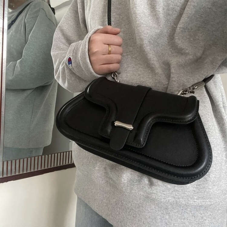 designer bag Luxury bag Women's Niche Design New Fashion Single Shoulder Drawstring Knot Motorcycle Casual Versatile Crossbody Bag for Women