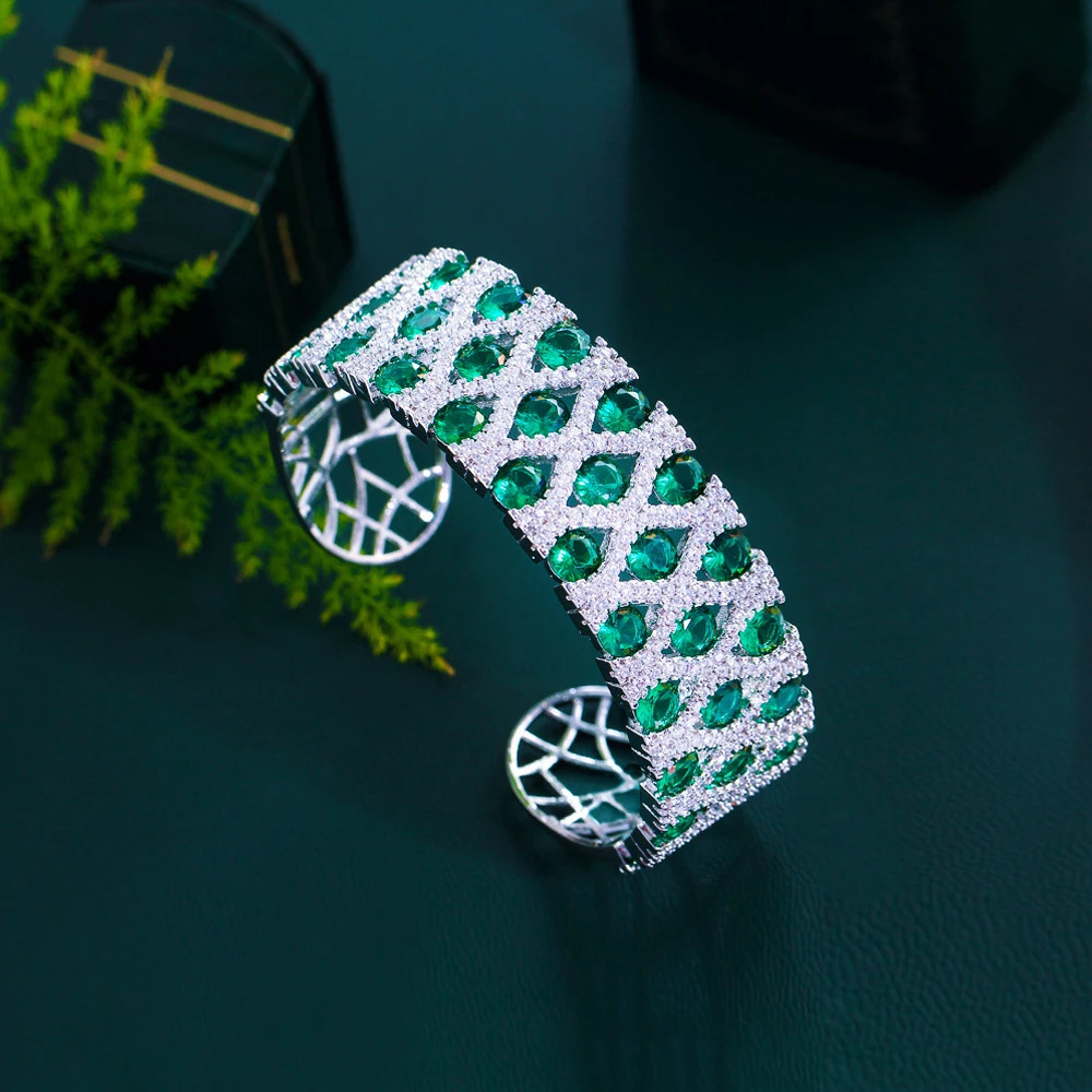 Pera Green and White Cubic Zirconia Inlaid Bridal Wedding Banquet Big Round Open Cuff Bangles for Women Hand Jewelry Z060 250930