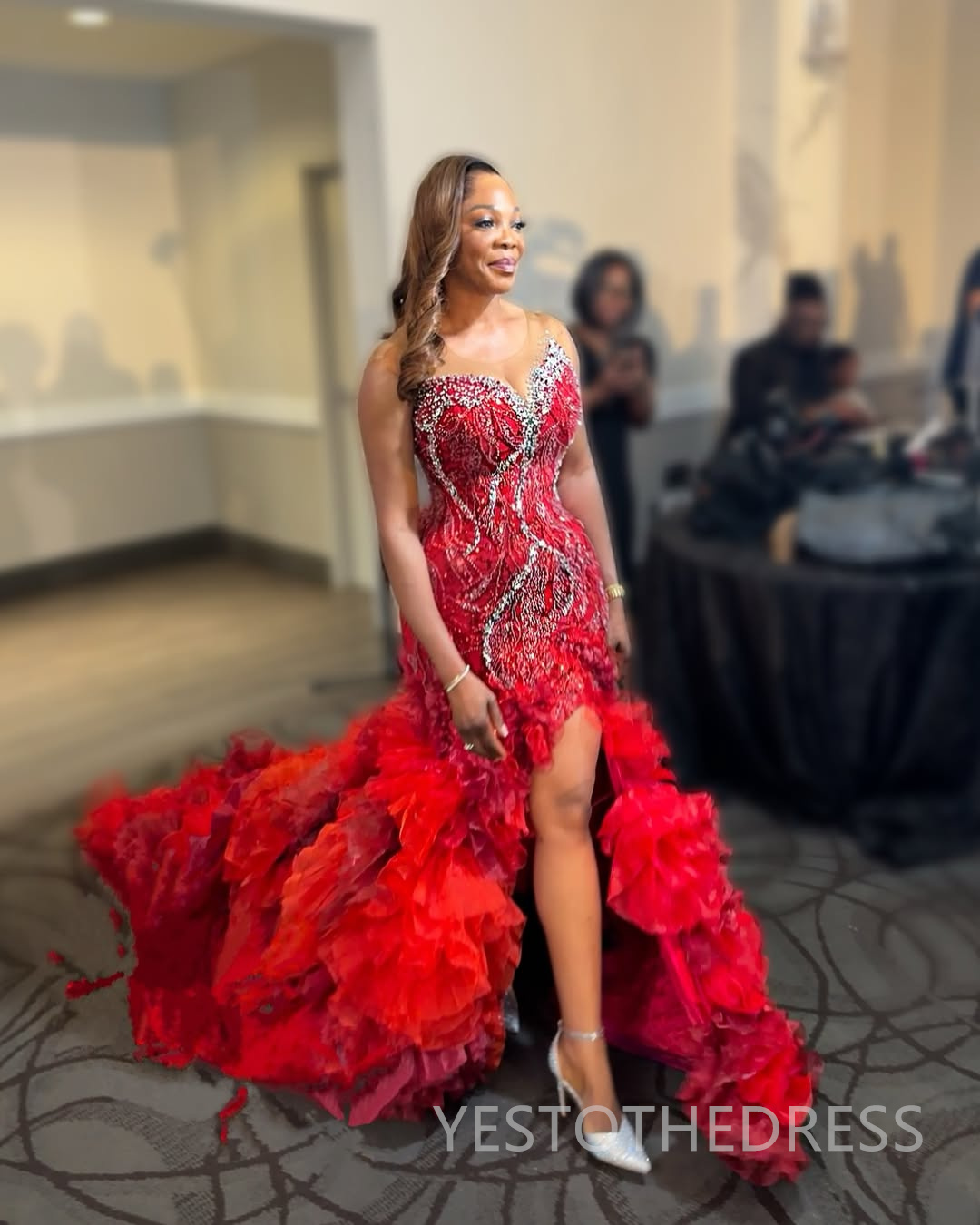 2025 Aso Ebi Red Prom Dress Evening Dresses Formal Gowns Illusion Mermaid Sheer Neck Tires Tulle Side Split Beaded lace Birthday Dress Second Receptio