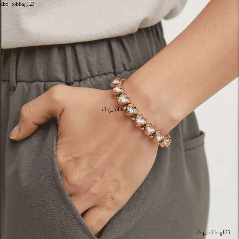 NK Chain Dia-encrusted Stainless Steel a Fashionable and High-end Heart-shaped Bracelet for Women