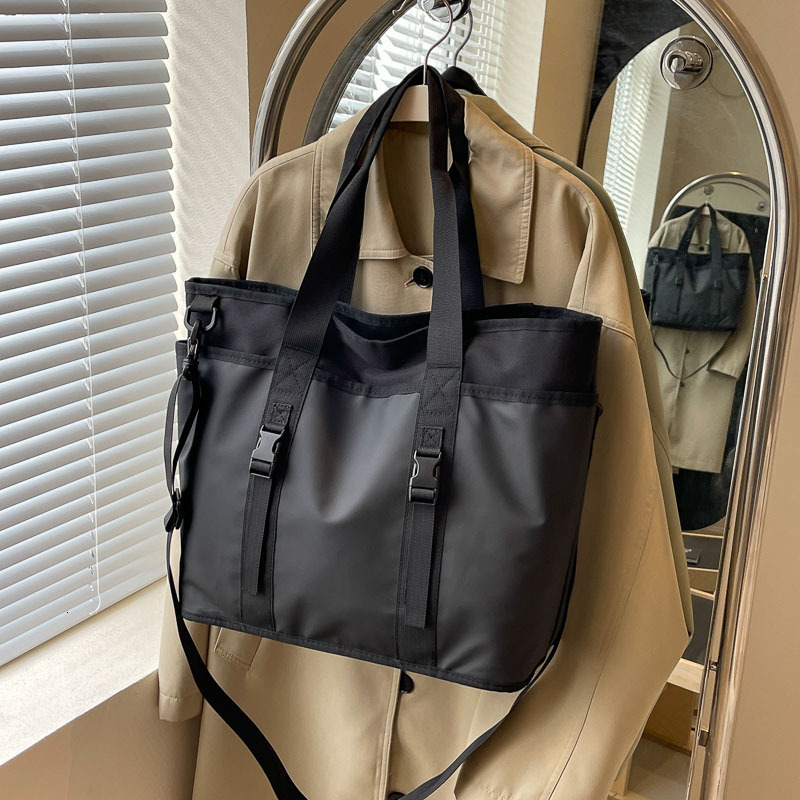 Designer's Large Capacity Women's Shoulder Bag 2025 New Commuter Handbag