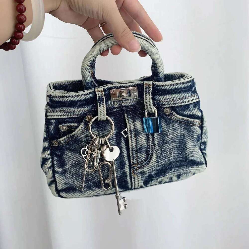 Jeans 2025 new classic lock design old washing denim toe bag fashion vintage street trend motorcycle style women handbag
