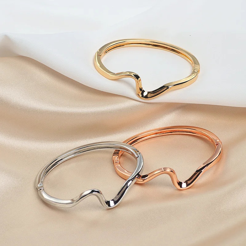 High Quality Trendy Classic Cuff Bangles For Women Rose Gold Color Charming Geometric Irregular Ripple Opening Bangle Bracelet 250930