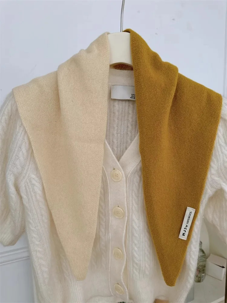Colorblock striped triangle scarf wool niche triangle shawl womens knitted scarf multifunctional warm knitted scarf 250930