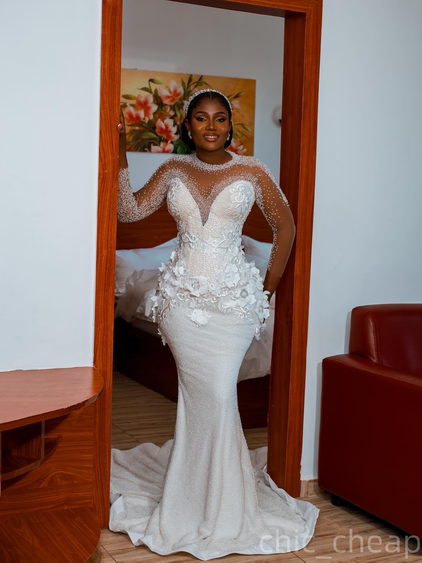 2025 Aso Ebi Plus Size Ivory Mermaid Wedding Dress Lace Flowers Sequined Beaded Detachable Train Vintage Bridal Gowns Dresses robe de mariee ZHJ0452