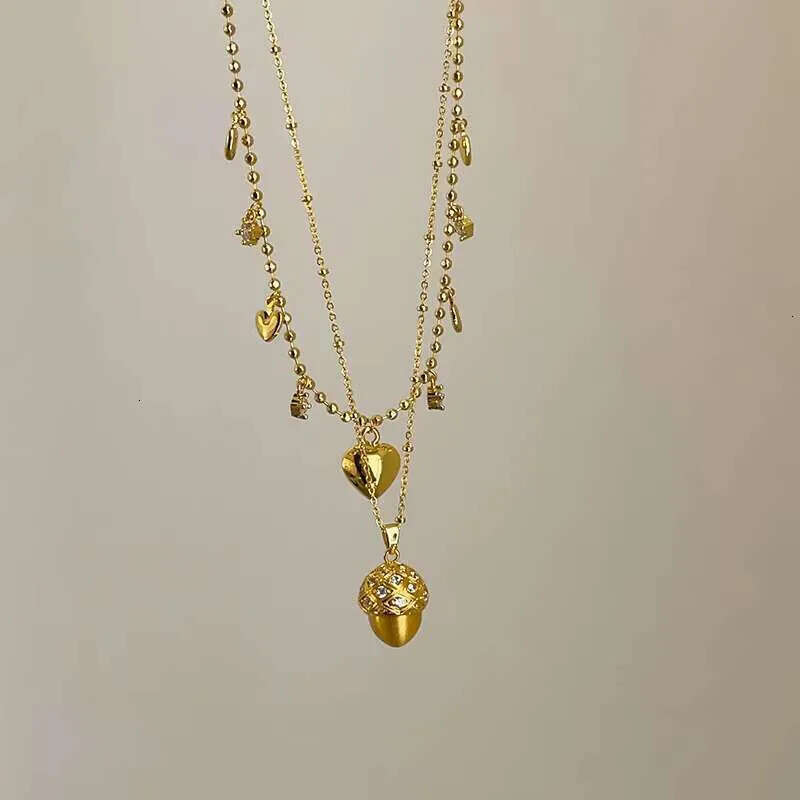 DHCollection Pinecone Heart Pattern Gold Plated Cubic Zirconia Ins Vintage Pendant Necklace Fashion Jewelry