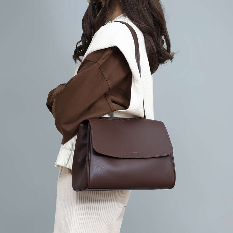 Women's Versatile This Year's Trend Summer New Single Shoulder Crossbody Bag Large Capacity Genuine Leather Office Handbag