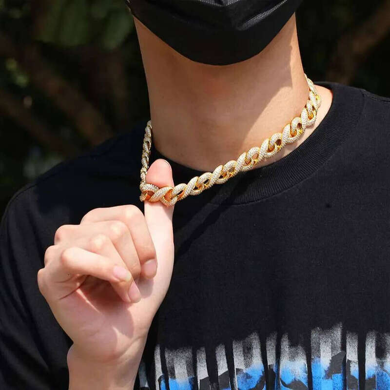 DHCollections Hip Hop 15mm Iced Out Cuban Link Chain Necklace 16-24 Inch Gold Sier Plated Brass Bling Zircon Jewellery for Streetwear Style