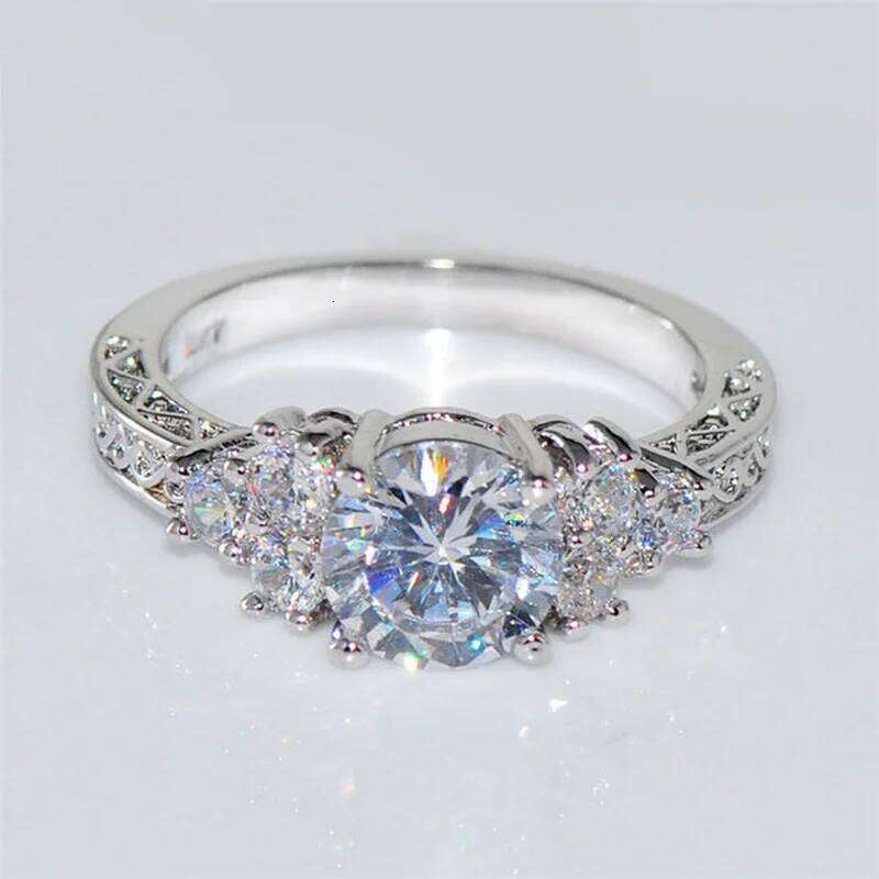 Exquisite Sier Color Engagement Rings for Women Fashion White Zircon Stones Ring Anniversary Bridal Wedding Jewelry