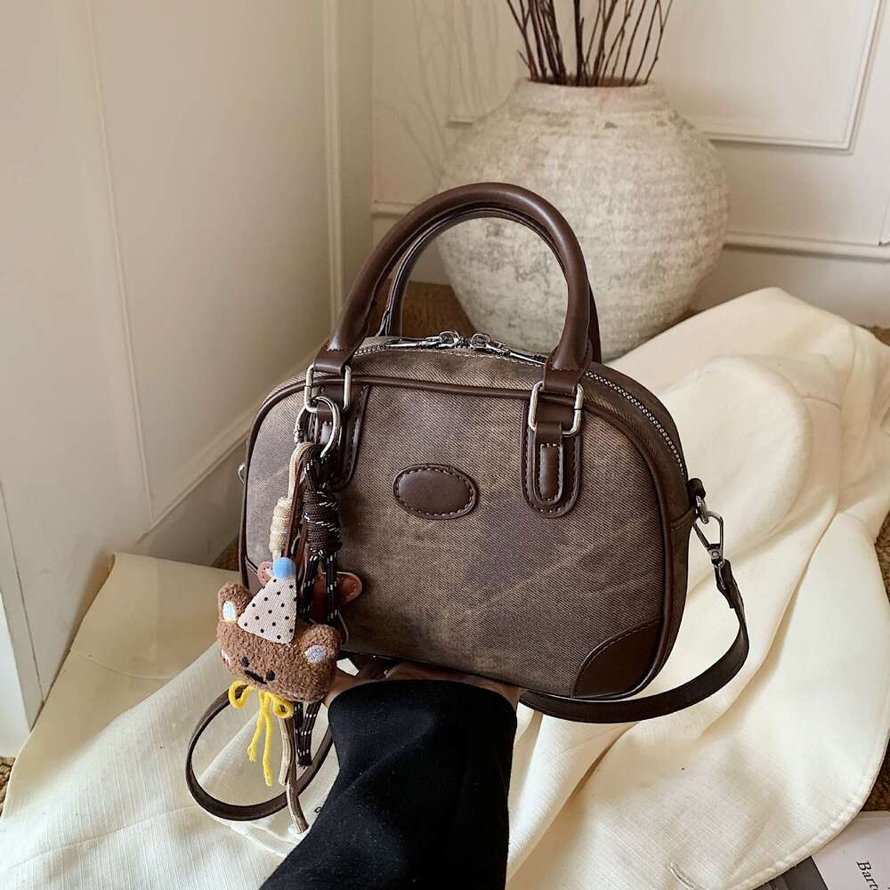 designer bag Luxury bag High-end Versatile Handheld Pillow for Women New Fashion Single Shoulder Commuter Crossbody Bag