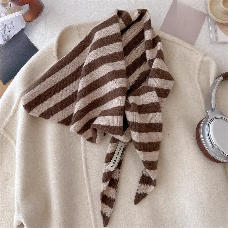 Colorblock striped triangle scarf wool niche triangle shawl womens knitted scarf multifunctional warm knitted scarf 250930