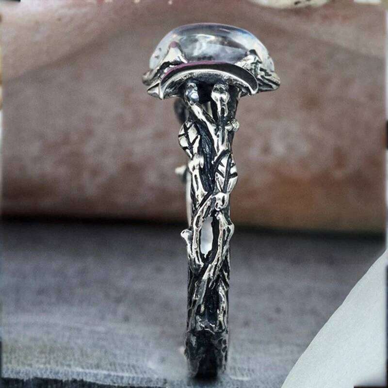 New Ethnic Style Moonstone for Woman Bohemian Retro Crescent Ring Simple Female Engagement Jewelry Wedding Wholesale