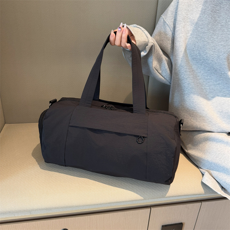 2025 New Designer Leisure Outdoor Handheld Travel Bag Fashion Multi functional Waterproof Fitness Yoga Bag