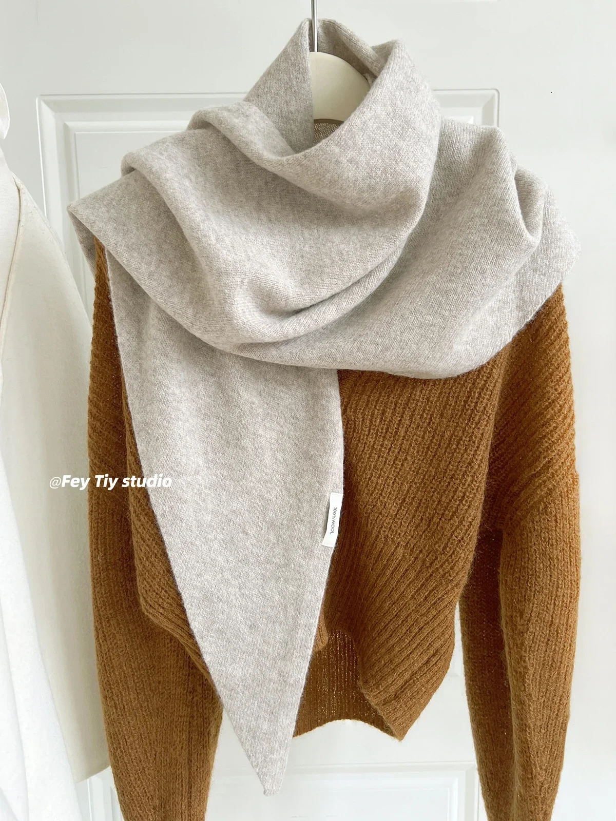 100 Wool British Triangle Scarf Luxe Versatile Super Cozy Scarf Women Winter Comfortable Gentle Sweet Korean Scarf 250930