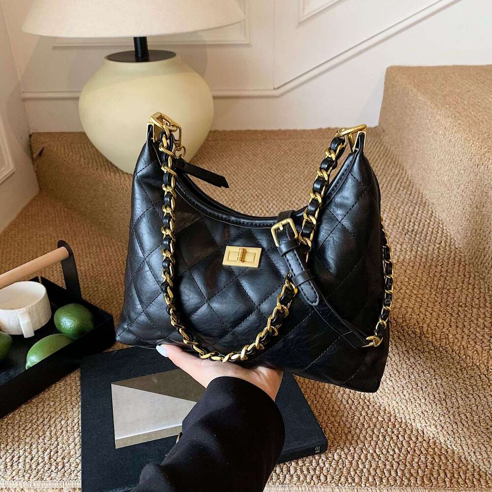 designer bag Luxury bag New Fashion High-Quality Textured Diamond Chain Single Shoulder Crossbody Versatile Underarm Tote Bag