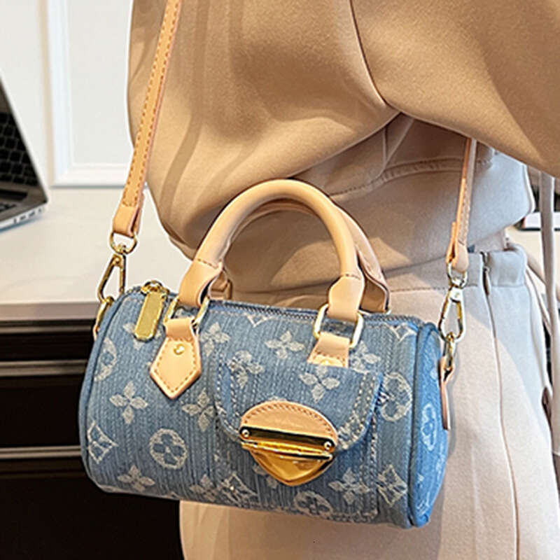 New Designer Bag for Women Pillow Bags Woven Denim Handbag Shoulder Trendy Fashion Womens Blue Bag