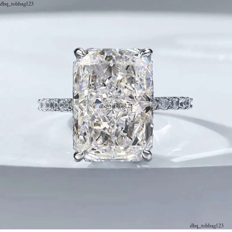 2024 Choucong Wedding Rings Elegant Jewelry Sparkling Pure 100% Sterling Sier Natural Moissanite Dia Gemstones Party Women Engagement Ring Gift