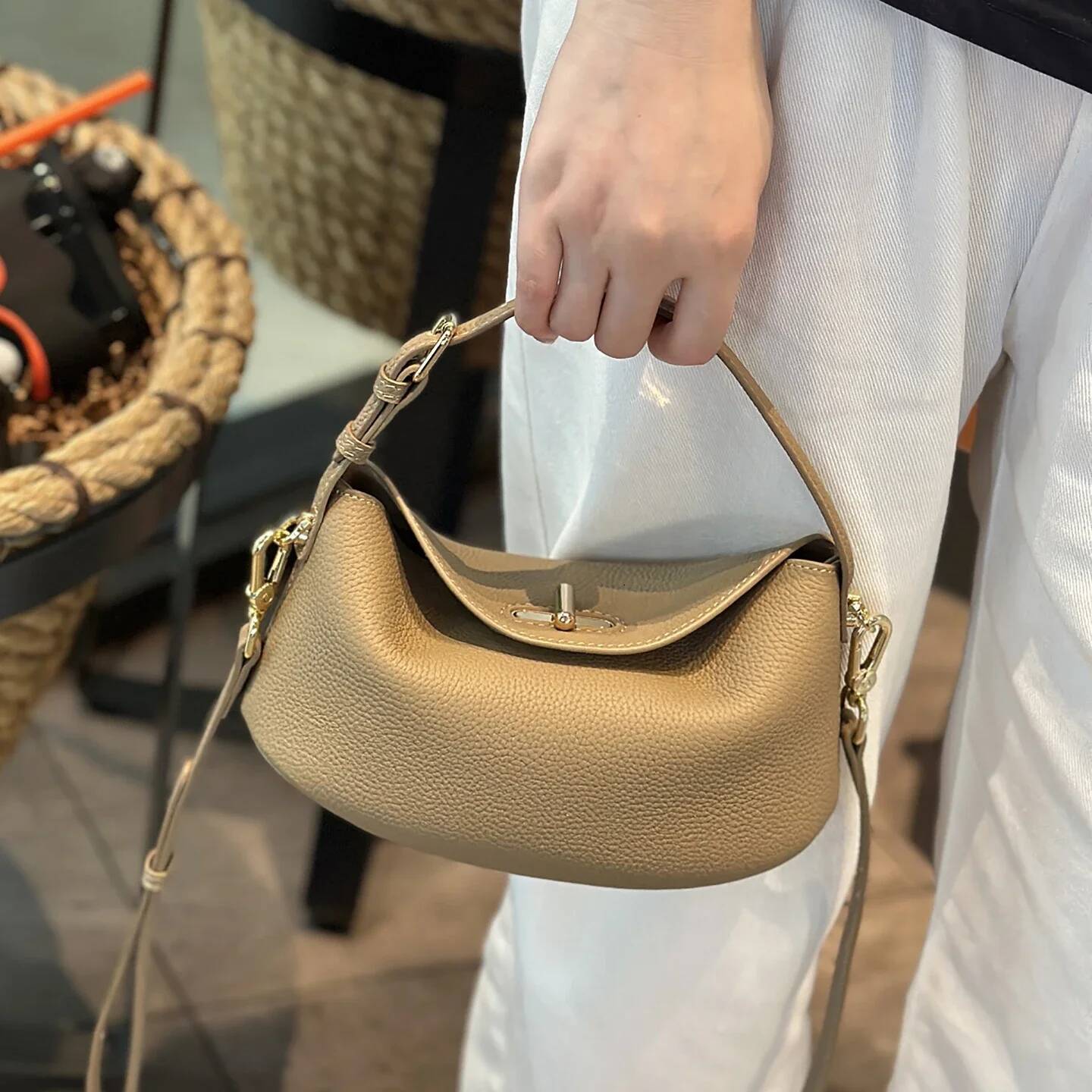 Women's genuine leather handbag Mini bag Shoulder Bags Ladies Soft Cowhide Retro Fashion Handbags Crossbody Bag high-quality