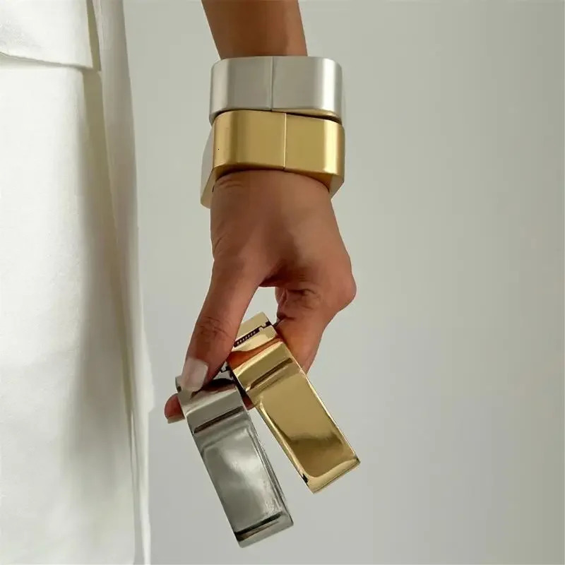 Polished Gold or Silver Tone Wide Bangle Geometric Lightweight Cuff Bracelet For Fashion Forward Women H8WF 250930