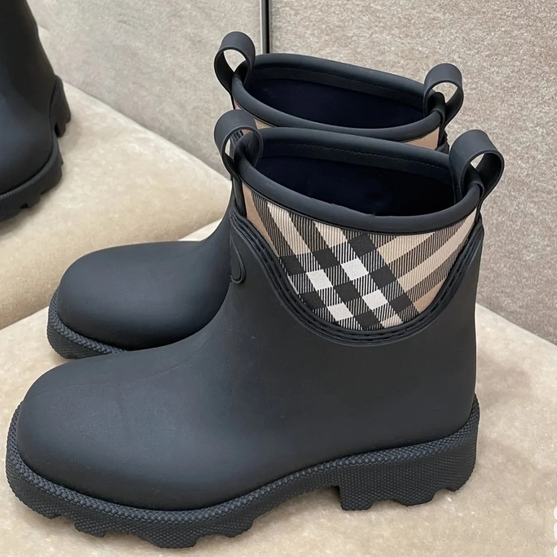 2025 rain boots Ankle Boots Women Womens Leather boots Winter Round Toe Lace-up Short Boots Womens Designer Boots Women luxury Shoes
