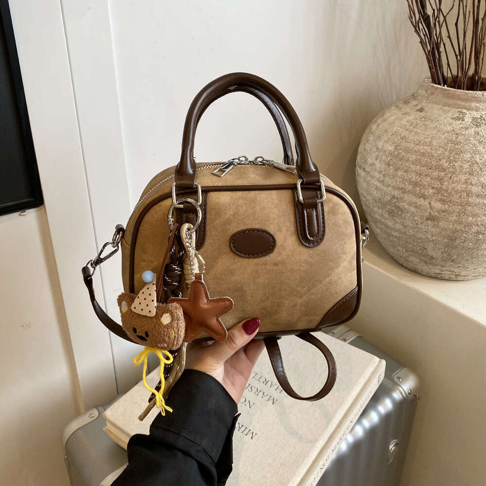 designer bag Luxury bag High-end Versatile Handheld Pillow for Women New Fashion Single Shoulder Commuter Crossbody Bag