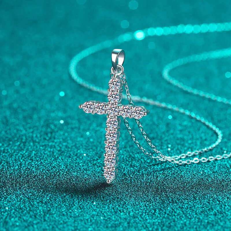 Iced Out D VVS1 Pendant for Men Solid Sier Engagement Jewelry Gift Moissanite Womens Cross and Necklace