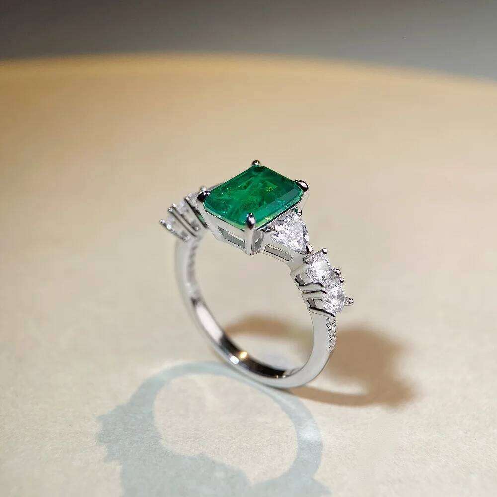 Solid Platinum PT950 Women's Emerald Cotton Muzuo Seiko Caibao Moissanite Dia Ring
