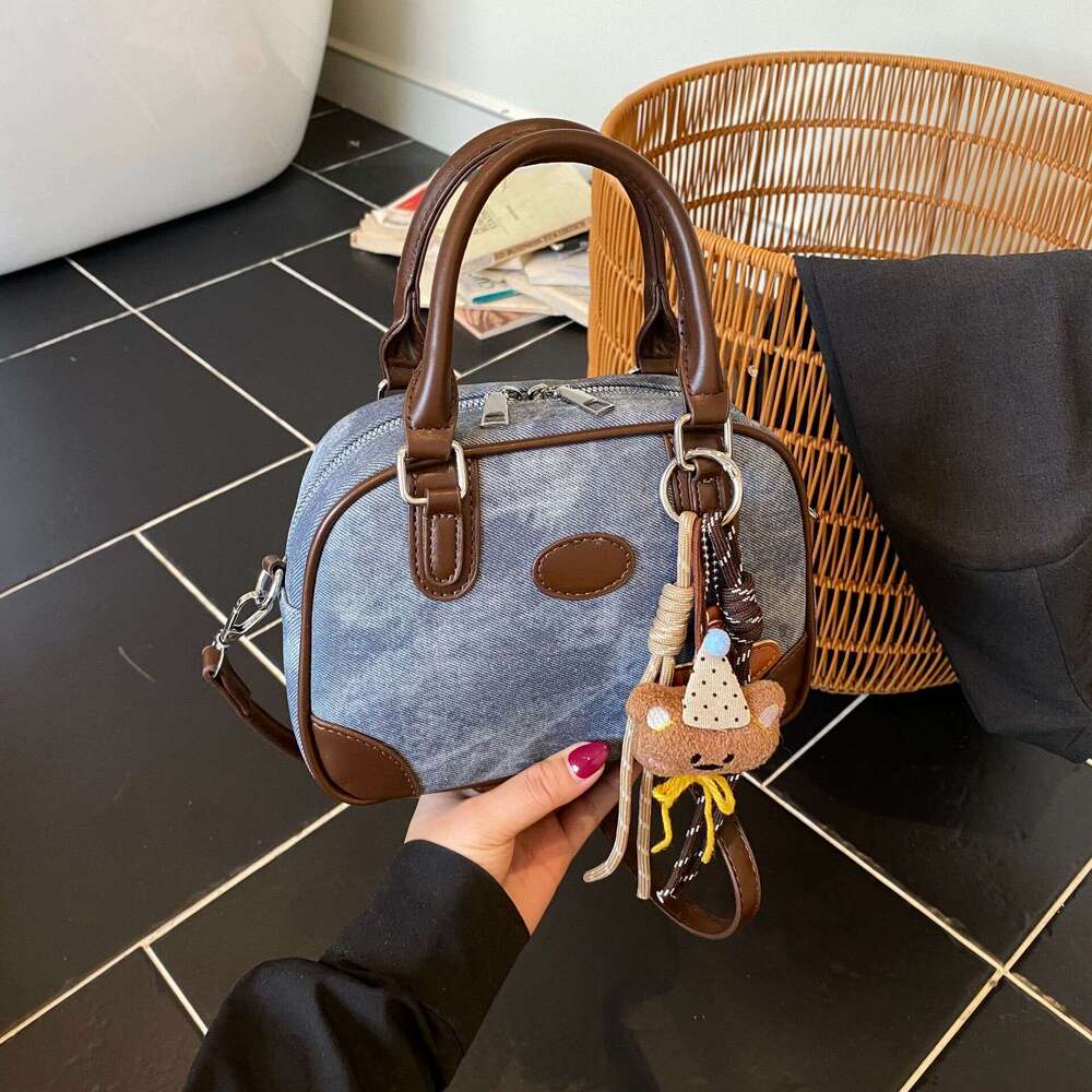 designer bag Luxury bag High-end Versatile Handheld Pillow for Women New Fashion Single Shoulder Commuter Crossbody Bag