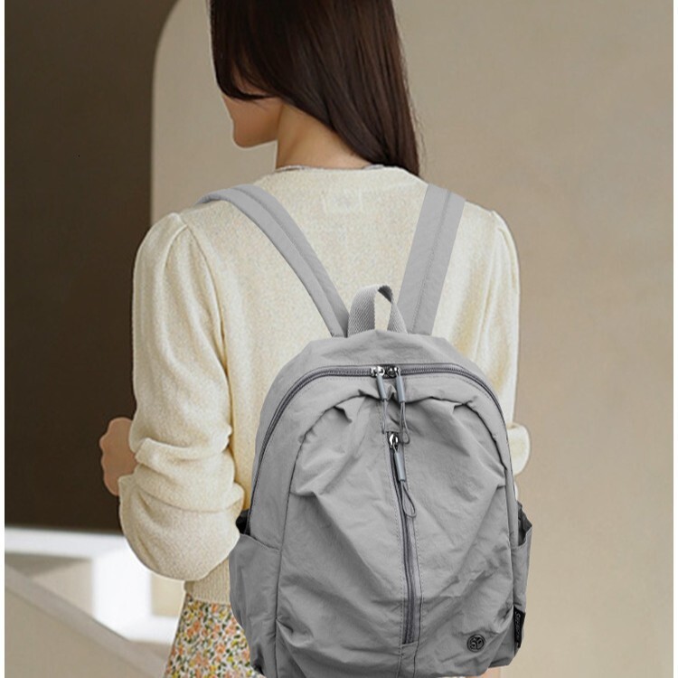 Designer's new colorful pleated backpack 2025 travel bag