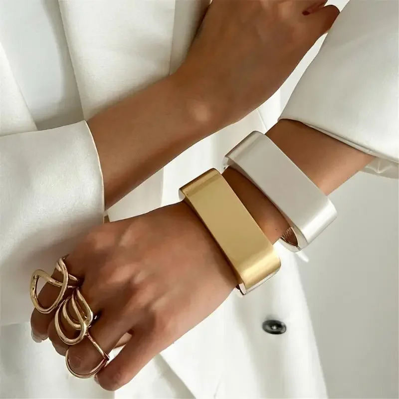 Polished Gold or Silver Tone Wide Bangle Geometric Lightweight Cuff Bracelet For Fashion Forward Women H8WF 250930