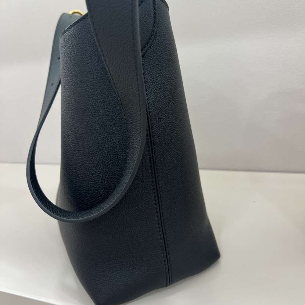 Small Lowkey Bucket Hobo High-End Feel Top Layer Cowhide Underarm Women's Bag Large Capacity Fashion Single Shoulder Crossbody