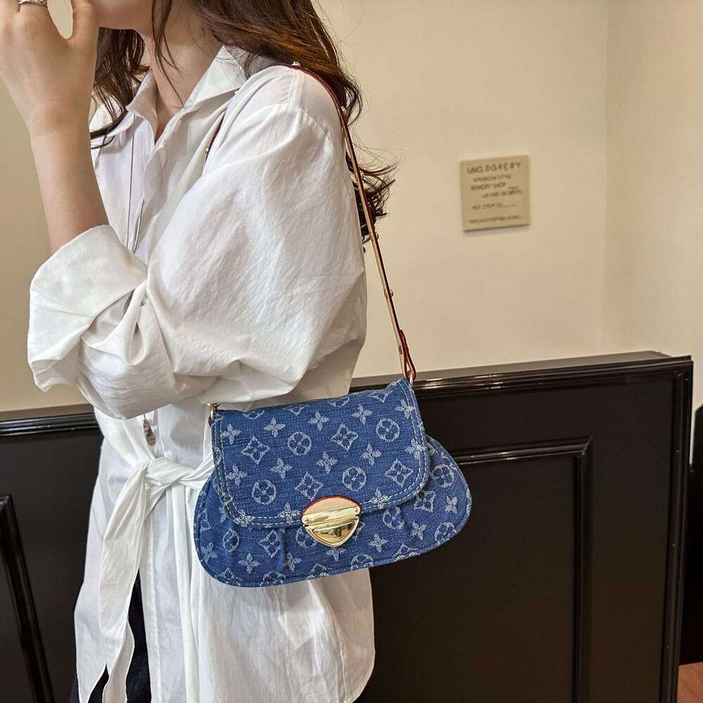 New Womens Designer Bags Denim Fabric Vintage Underarm Large Capacity Lock Buckle Single Shoulder Crossbody Fashion Women's Bag