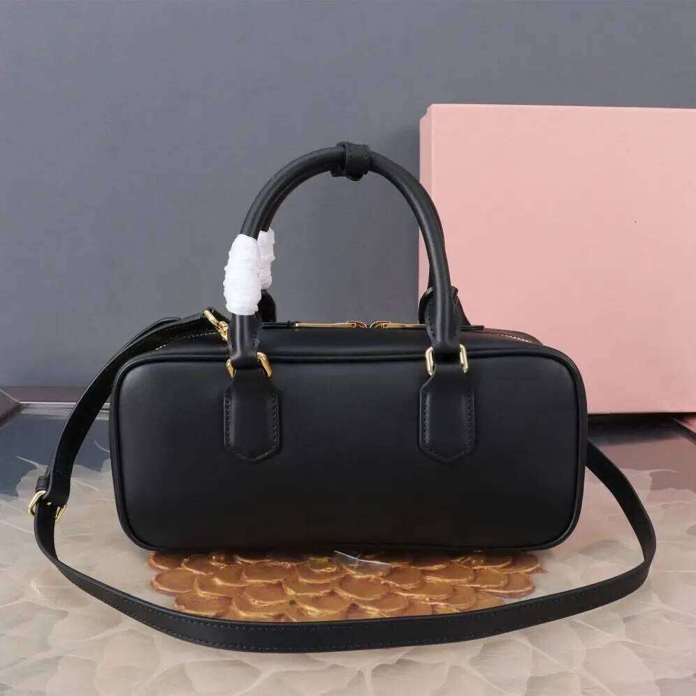 Hot Selling Portable Bowling Bag For Women, Spring/Summer New Shoulder Fashionable Crossbody Bag, Versatile Handbag Designer Bags