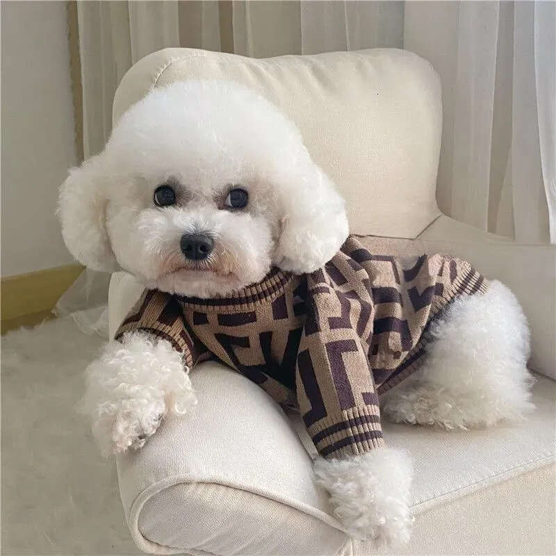 2025 new s Apparel Autumn Winter Plaid Pet Fashion Embroidery Classic Puppy Sweater Designers Dog Clothes With Letters