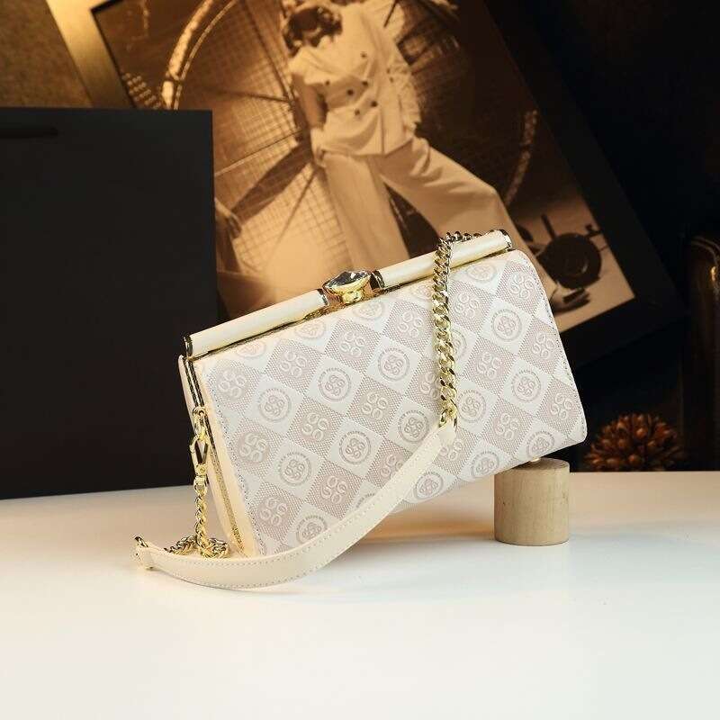 Luxury bag New Fashion Clip Underarm Niche Design Baguette Exquisite Light Genuine Leather Single Shoulder Crossbody Bag for Women