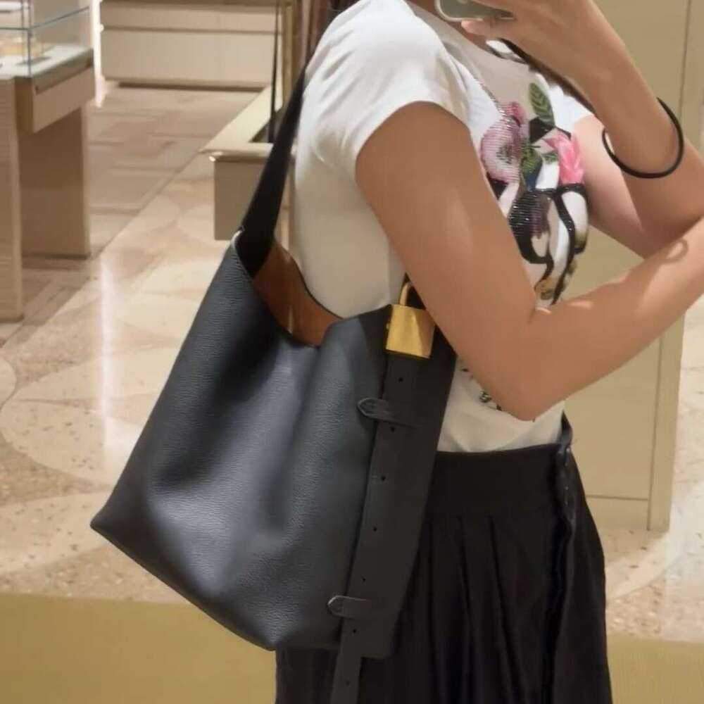 Small Lowkey Bucket Hobo High-End Feel Top Layer Cowhide Underarm Women's Bag Large Capacity Fashion Single Shoulder Crossbody