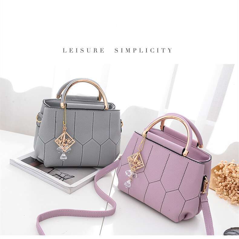 New Single Shoulder Diagonal Straddle Bag Versatile Women's Handbag