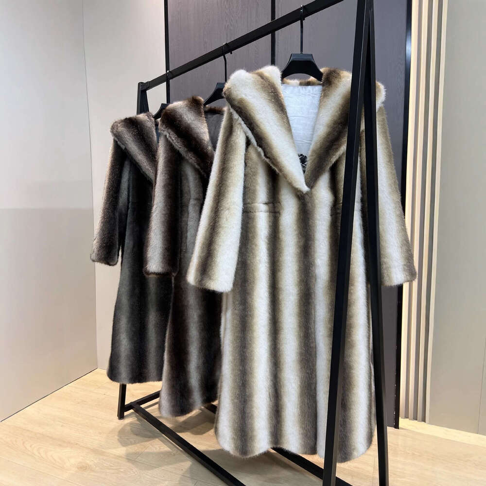 25 Winter New Long Coat For Women, High-End Loose Slimming Hooded Fashionable Stylish Fur Jacket